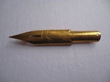 Plume dorée Blanzy Poure avec