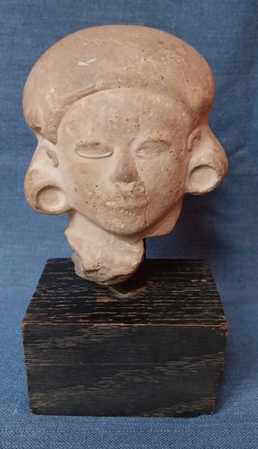 Tête précolombienne terre - tête,