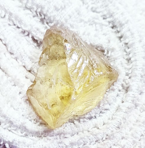 Topaze jaune naturelle - topaze,
