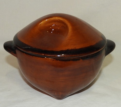 Pot couvert vintage signé - *,