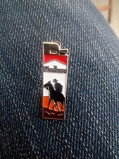 Pins pin's briquet marlboro cowboy