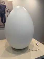 Lampe oeuf Ben Swildens H60cm. Verre opalin blanc Edition Fontana Arte