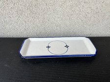 Plat rectangulaire en faïence blanche à décor bleu