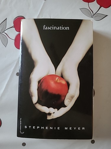 Livre stephenie meyer - livre,