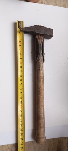 Outil ancien marteau arrache - outil,