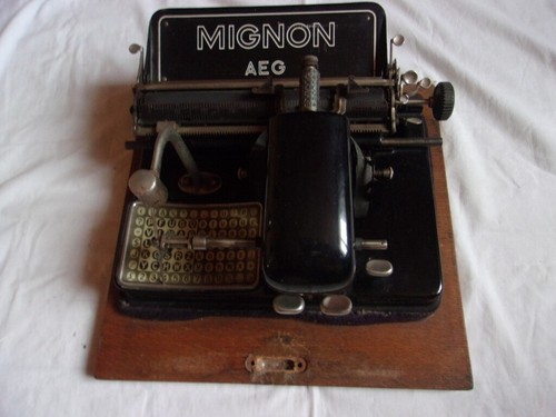 Machine écrire ancienne - à,