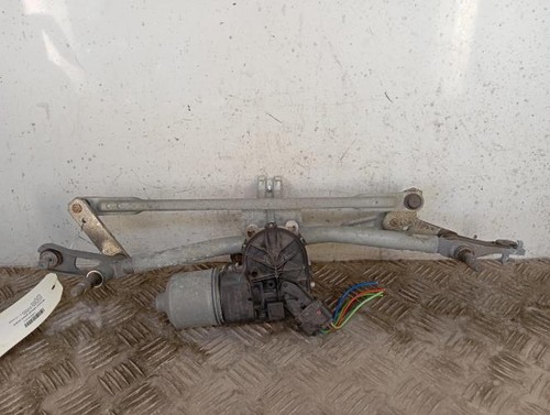 Moteur essuie glace avant