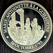 MEDAILLE - RÉVOLUTION FRANÇAISE 1789-1799 - MARIE-ANTOINETTE À LA GUILLOTINE