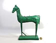 CHEVAL  en tôle peinte, vert