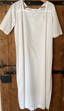 Ancienne robe d'intérieur, Chemise de nuit en voile de coton brodé