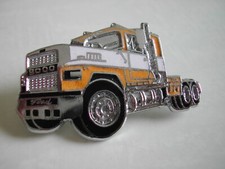 Pin's Camion Américain - US Ford 9000  non signé