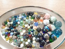 Lot de billes, calots et boulards 