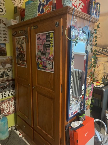 Armoire pin massif vernis - pin,