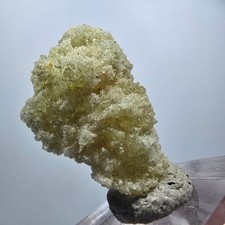 Spécimen rare d'opale hyalite