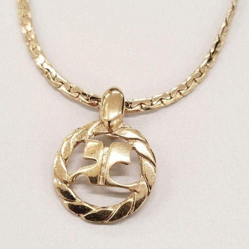 Collier doré cercle torsadé