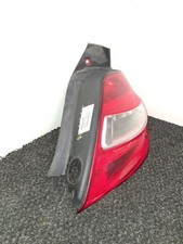 Feu arriere principal droit