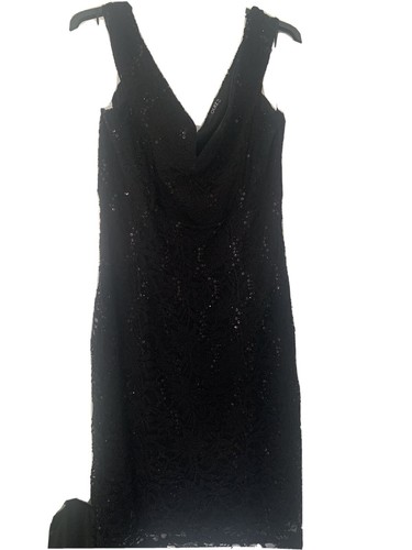 Robe noire longue à - noire, mi-longue