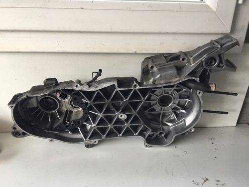 Carter moteur gauche pour - un,