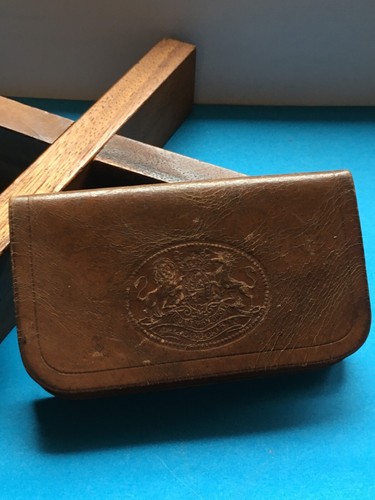 Ancien porte monnaie cuir - monnaie,