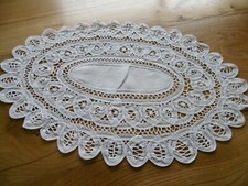 Napperon ovale coton broderie