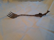 Etonnante  FOURCHETTE manche