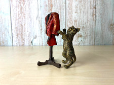 Sculpture d'un Chat Taillleur en bronze style vienna d'après Franz Bergman