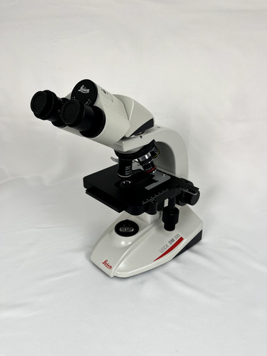 Microscope leica 300 - dm, (2015)