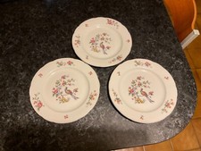 LOT ASSIETTES EN PORCELAINE