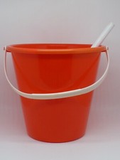 JOUET DE BAZAR ANCIEN PLASTIQUE seau de plage avec pelle marque MOB