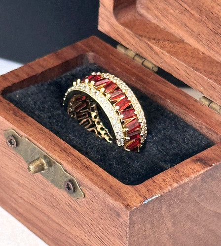 Elegant red baguette - elegant,
