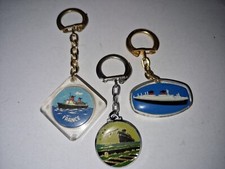 3  Porte-Clés   anciens  PAQUEBOT  FRANCE dont   poupées L'HERMINE
