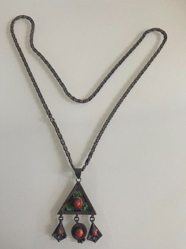 Collier avec fibule - collier, ancienne