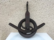 Ancienne grosse poulie / Fonte