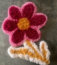 tapis tufting : Fleur  : création fait main au punch needle