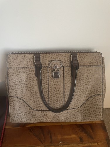 Women guess hand bag est - guess,