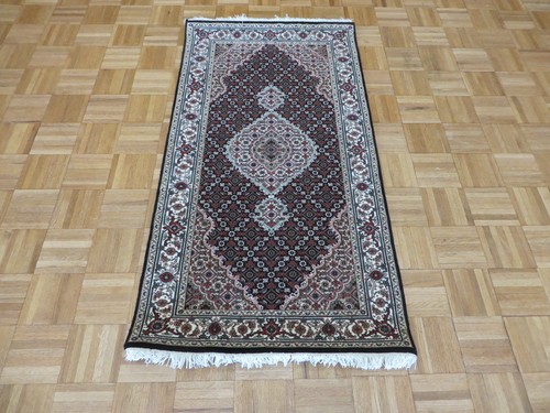 9 hand knotted black - x, 4'9