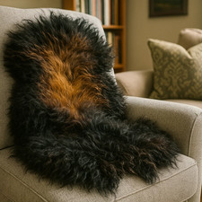 Peau de mouton islandaise noir et or - naturelle et tannée écologiquement