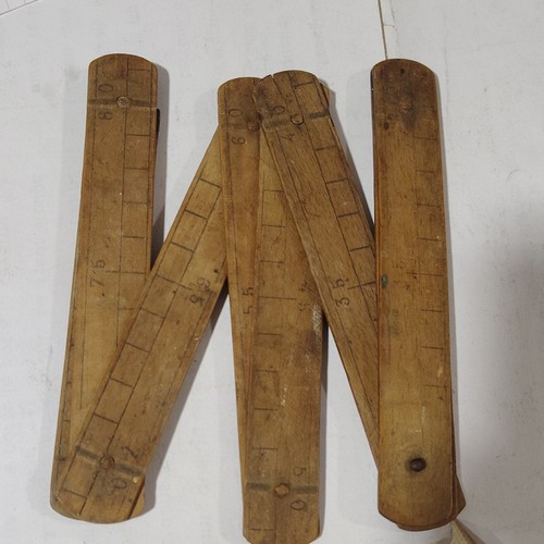 Ancien mètre pliant articulé