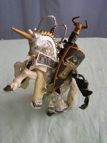 Figurine pabo cavalier - pabo:,