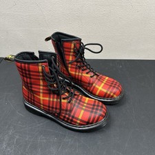 NWOT Dr. Martens Tartan Plaid