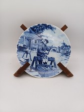 Assiette en Faïence de Delft – Décor Vieux Sabatier, Scène d’époque – Pays-Bas