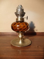 ancienne lampe à pétrole toupie de piano - Verre ambré