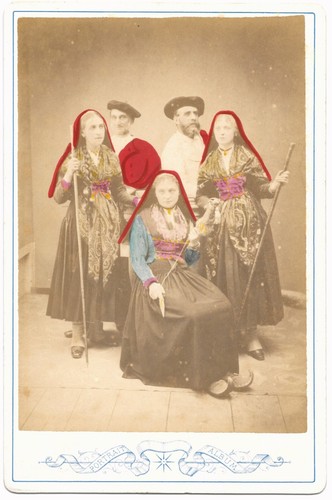 Photo cabinet costume ossalois - photo,