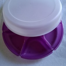 TUPPERWARE Serving Center