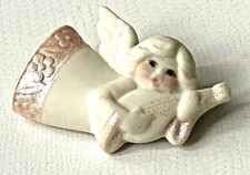 BROCHE ANGE BLANC céramique tenant l'instrument de MUSIQUE robe irisé 4,8cm !
