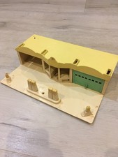 Ancien petit garage avec Station Service Pour Réseau De Train diorama