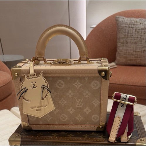 Louis vuitton grace - louis, coddington