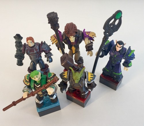 World warcraft figurines - world,