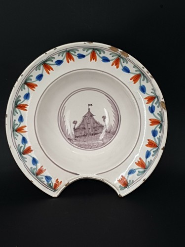 Ancien plat barbe - à,
