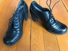 Richelieux à talon 37 Brako noir